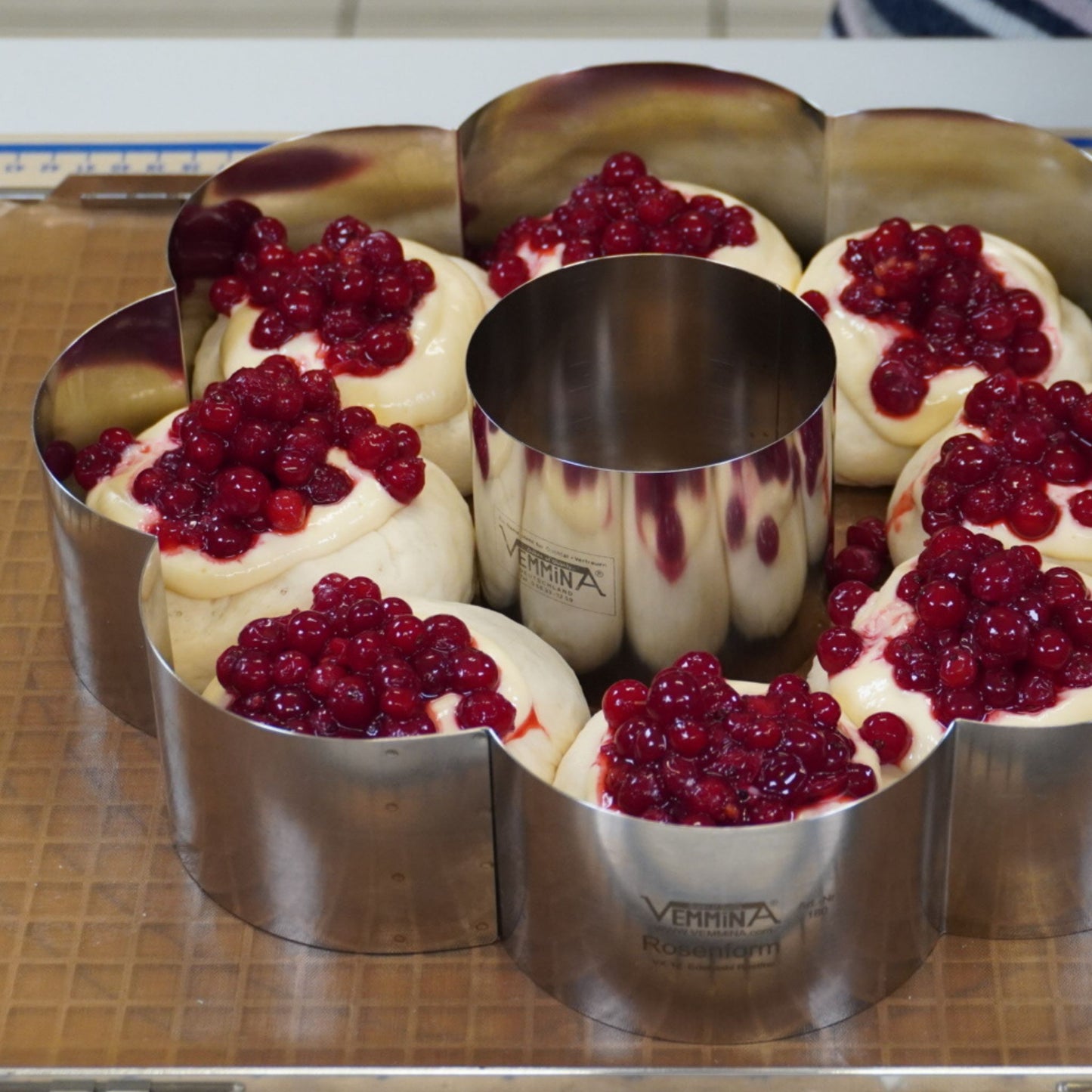 Frankfurter Kranz mit Rosenform